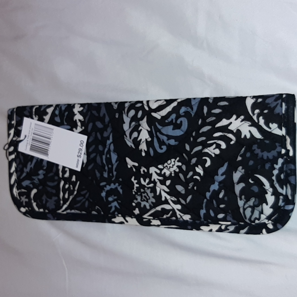 Vera Bradley Curling & Flat Iron Cover. Paisley Noir pattern. New With Tags.